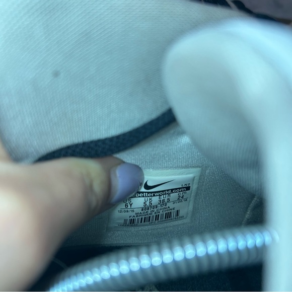 Nike Lebron 13 Basketball Shoes 808709-170 Womens sz 7.5 - gold/white - Picture 6 of 6